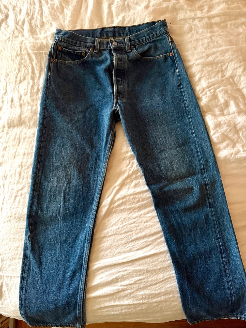 VINTAGE Levi’s 501 Straight-Leg Denim in Dark Blue Made in USA 🇺🇸